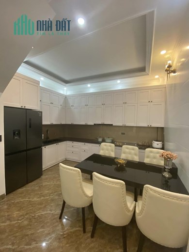 Bán nhà Nhân Hòa Nhân Chính 36m 6 tầng ngõ thông ô tô vào nhà kinh doanh tấp nập chỉ 8 tỷ lh