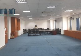 Cho thuê mặt sàn kinh doanh, Phố Hoàng Quốc Việt 120m2  MT 15m 30tr/tháng 0966931622.