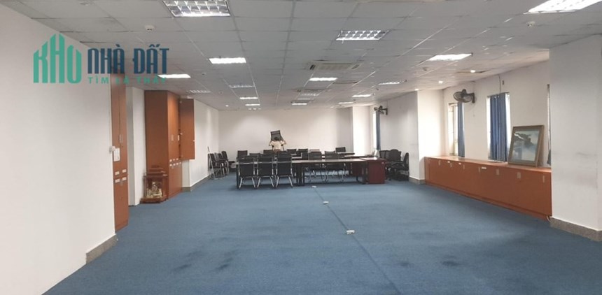 Cho thuê mặt sàn kinh doanh, Phố Hoàng Quốc Việt 120m2  MT 15m 30tr/tháng 0966931622.