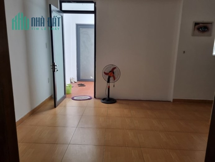 Bán nhà Mặt tiền đường Man Thiện, Hải Châu, Nhà 3 tầng, DT 104 m2, Đường 10,5 m, Gần sân bay Đà