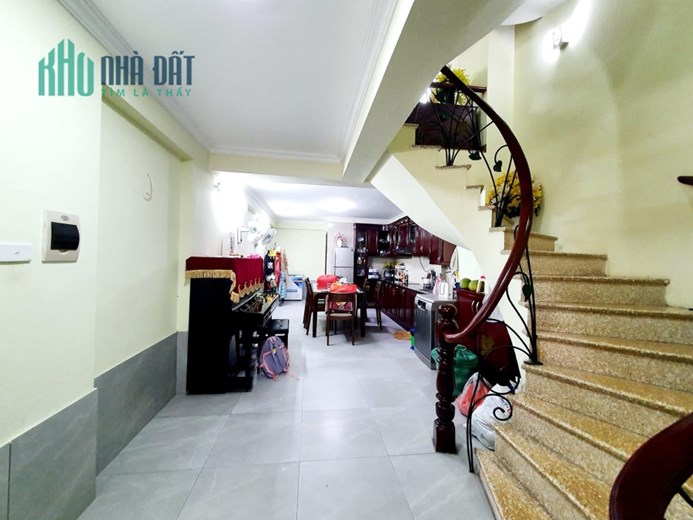 NHÀ 5 TẦNG, NGUYỄN KHANG, CẦU GIẤY, DÂN XÂY, VÀI BƯỚC RA  Ô TÔ, 50M2, MT 3.9M, GIÁ CHỈ 6,6 TỶ.
