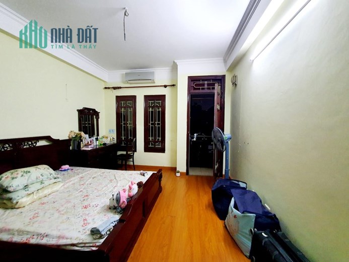 NHÀ 5 TẦNG, NGUYỄN KHANG, CẦU GIẤY, DÂN XÂY, VÀI BƯỚC RA  Ô TÔ, 50M2, MT 3.9M, GIÁ CHỈ 6,6 TỶ.