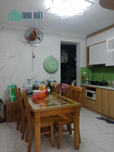 BÁN TẬP THỂ VĨNH HỒ 90M2, TRƯỚC NHÀ CÓ SÂN CHƠI, TIỆN ÍCH NGẬP TRÀN, LH 0966037496