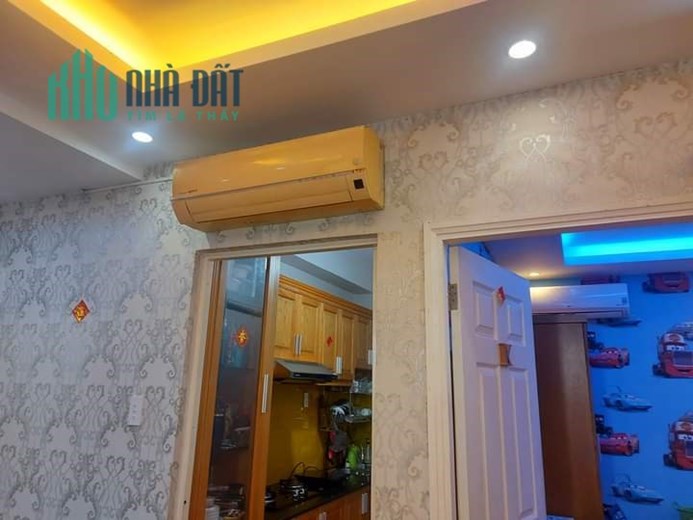 Chủ chủ bán ( Ehome3 , 2PN , 2WC thiết kế full nội thất gổ cao cấp như hình ) sổ hồng