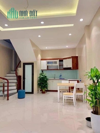 Bán nhà Phố Phạm Văn Đồng, 20m ra mặt phố tặng full nội thất 55m2 3.8 tỷ. 0966931622.