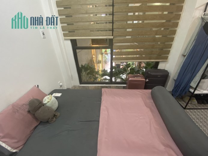 Bán nhà Mặt tiền đường Nguyễn Xuân Nhĩ, Quận Hải Châu. Nhà 4 tầng, DT 95 m2. Đường Ô tô đỗ. Gần