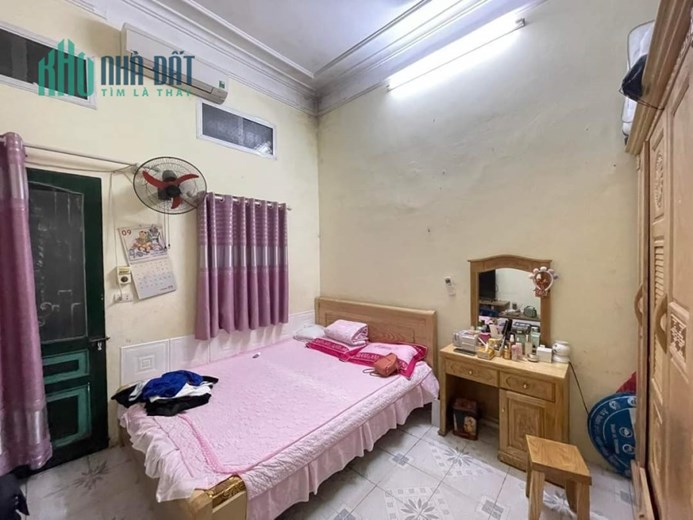 Ô tô cách nhà 10m, nhà sát phố MinhKhai, 4 tầng, chỉ 2,35 tỷ, sổ đỏ riêng chính chủ