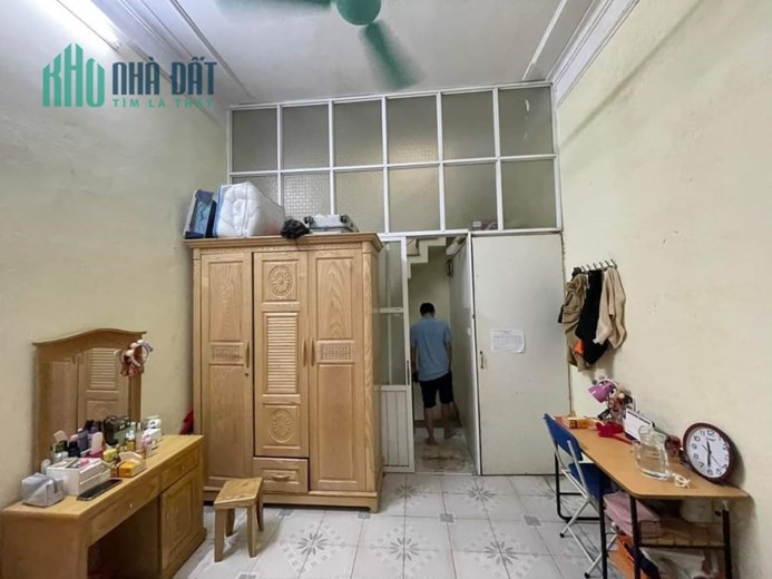 Ô tô cách nhà 10m, nhà sát phố MinhKhai, 4 tầng, chỉ 2,35 tỷ, sổ đỏ riêng chính chủ