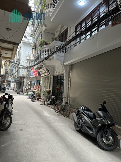 Nhà đẹp cách phố 70m giá rẻ tại 180 Nguyễn Lương Bằng