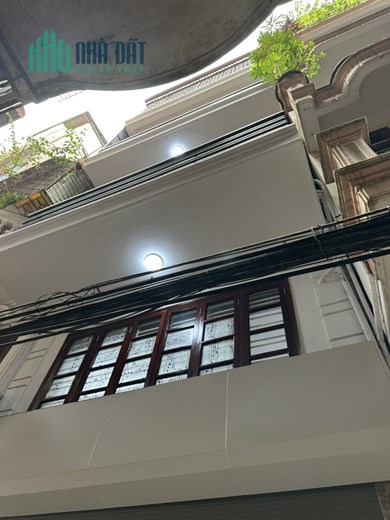 Nhà đẹp cách phố 70m giá rẻ tại 180 Nguyễn Lương Bằng