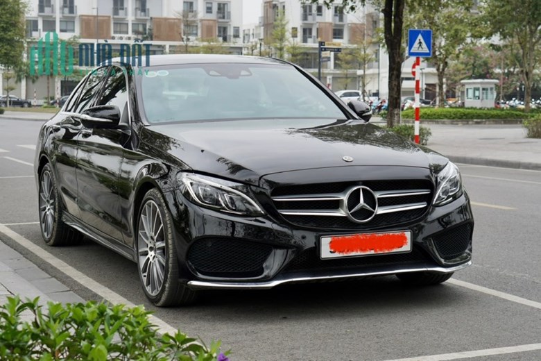 Chính chủ cần bán xe Mercedes_C300_AMG . Sản xuất : 2017 ở 363 Nguyễn Xiển, Phường Đại Kim, Q Thanh