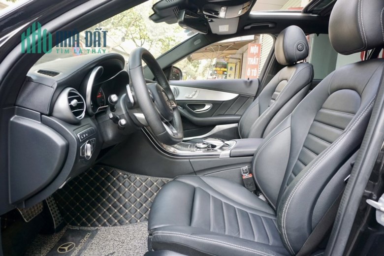 Chính chủ cần bán xe Mercedes_C300_AMG . Sản xuất : 2017 ở 363 Nguyễn Xiển, Phường Đại Kim, Q Thanh