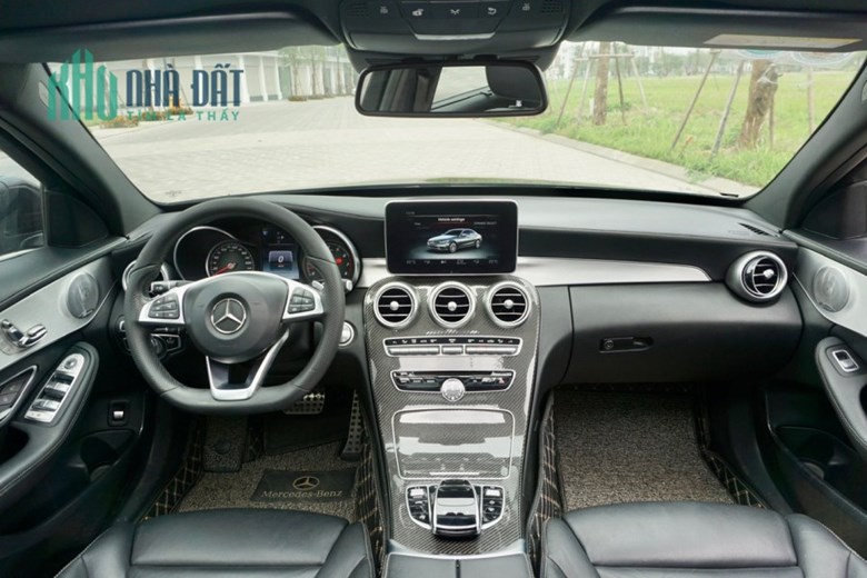 Chính chủ cần bán xe Mercedes_C300_AMG . Sản xuất : 2017 ở 363 Nguyễn Xiển, Phường Đại Kim, Q Thanh