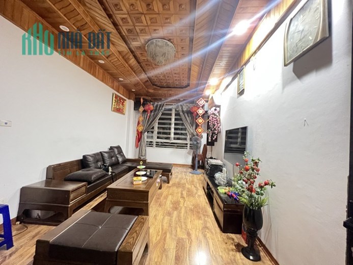 Bán nhà Phố 8/3 Hai Bà Trưng 42m2 x 4 tầng, MT 3.4m giá 9 tỷ
