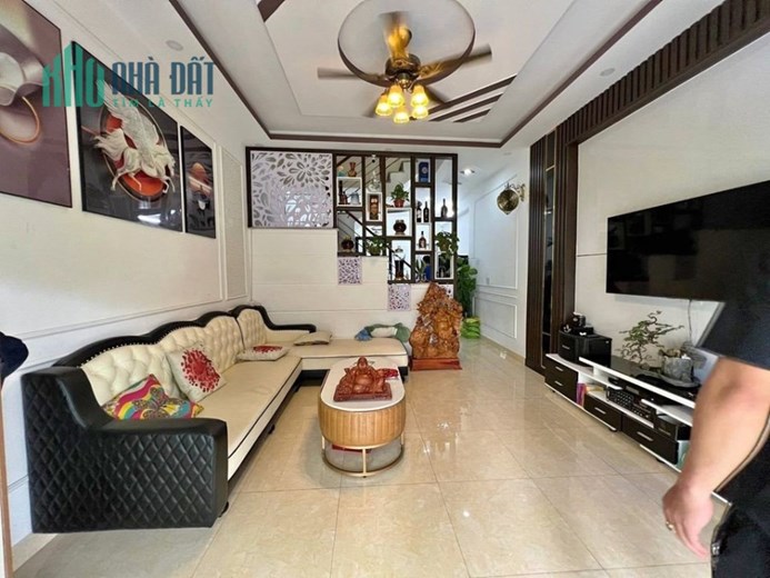 CHÍNH CHỦ CẦN BÁN CĂN NHÀ XUÂN THỦY 62M2 CHỈ 4.8 TỶ - AN SINH, TIỆN ÍCH NGẬP TRÀN