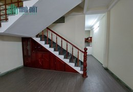Bán nhà Mặt tiền đường Nguyễn Hữu Dật, Quận Hải Châu. Nhà 3 tầng, DT 100 m2. Đường Ô tô đỗ. Trung