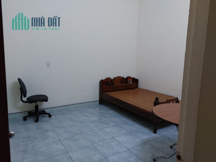 Bán nhà Mặt tiền đường Nguyễn Hữu Dật, Quận Hải Châu. Nhà 3 tầng, DT 100 m2. Đường Ô tô đỗ. Trung