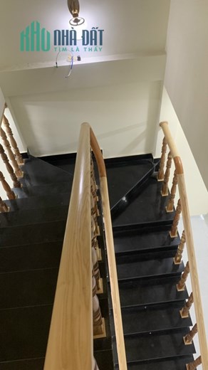 Cần bán gấp Nhà đẹp 1 trệt 1 lầu đường Lữ Gia, Đà Lạt 70m2 giá chỉ 3 tỷ