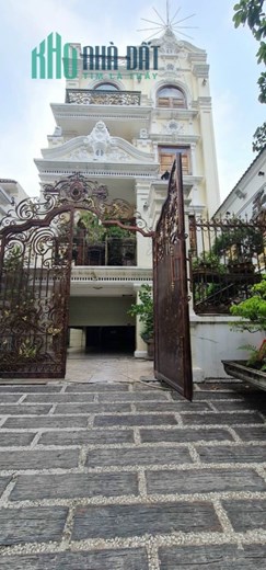 Biệt Thự Sân Vườn 4 Tầng. Hiệp Bình Chánh, Tp Thủ Đức, dt 171m2 giá 19 tỷ