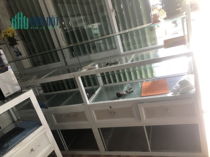 Do trả mặt bằng em cần sang lại tủ thuốc địa chỉ hẻm Sinco Bình Tân Thành Phố Hồ Chí Minh