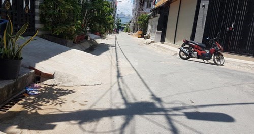 NHÀ 4 TẦNG, 4x13, ĐÀO TÔNG NGUYÊN, NHÀ BÈ, KẾ BÊN KHU DÂN CƯ SÀI GÒN MỚI, ĐƯỜNG TRƯỚC NHÀ 6M, XE