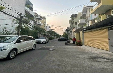 Bán đất Quận 7. Kẹt tài chính hạ giá từ 7.2 Tỷ xuống còn 6.2 Tỷ bán gấp