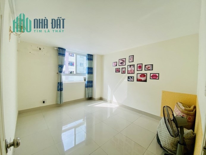 Cần tiền bán gấp Chung cư 1050 Phan Chu Trinh Q. Bình Thạnh, 62m2, 2PN, View Quận 1