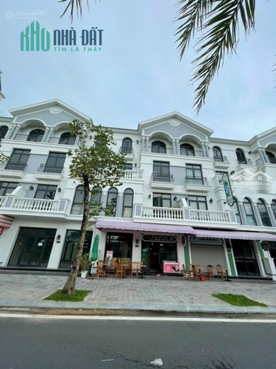 Gia Đình Đi Định Cư Cần Chuyển Nhượng 2 căn shophouse vị trí đẹp tại Vin Grand World Phú Quốc