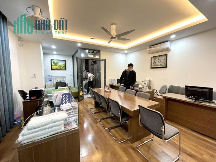 Bán Gấp Nhà MP Hàm Nghi, Gara Oto, Thang Máy, DT 70m2 Giá 12 tỷ. 0979400492