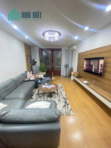 Bán nhà chính chủ Vũ Ngọc Phan, Đống Đa, phân lô, 74 m2, kinh doanh, ô chờ thang máy.