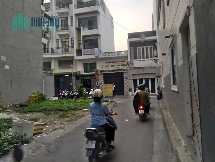 Bán nhà HXT thông đường số 30- Lê Đức Thọ, 4x16m, 3 lầu, giá 7.4 tỷ tl