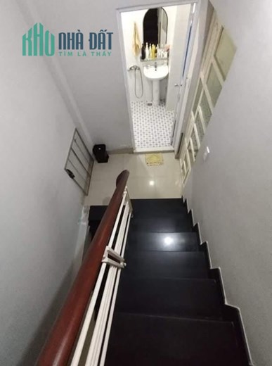 Giảm 1tỷ4 mặt tiền Ngô Gia Tự, Đường chuyên nội thất, 5 tầng BTCT, ngang 5, còn 9tỷ1.