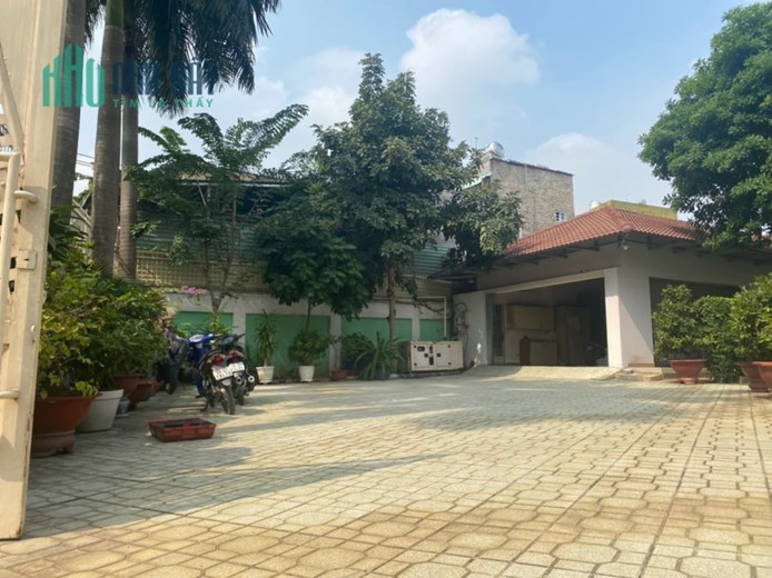 Bán biệt thự Hà Huy Giáp, Thạnh Lộc, Q.12: 40 x 45, giá 69 tỷ