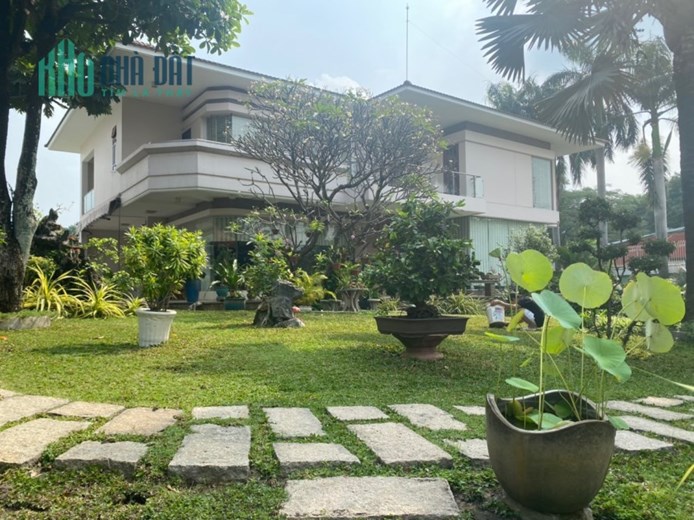 Bán biệt thự Hà Huy Giáp, Thạnh Lộc, Q.12: 40 x 45, giá 69 tỷ