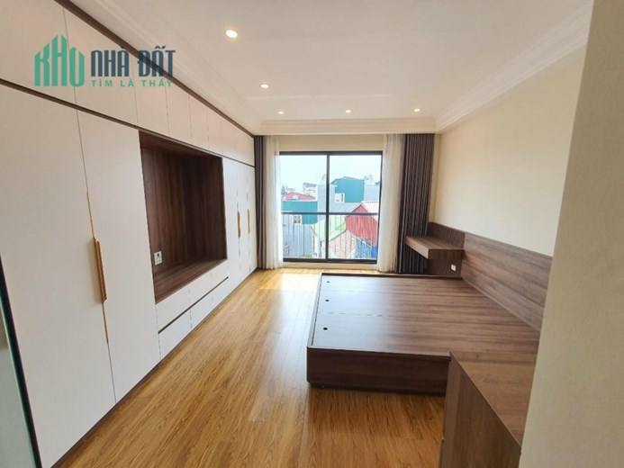BÁN NHÀ NGUYỄN VĂN CỪ 42M  GIÁ 3.1 TỶ  GẦN PHỐ