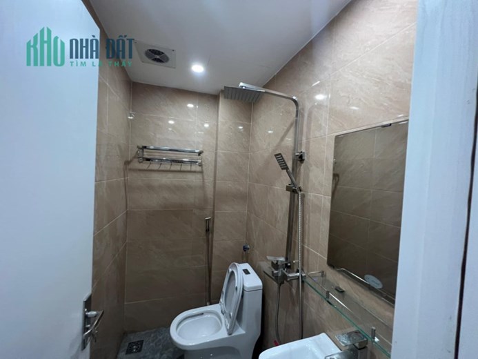 Bán nhà Ngọc Thụy, ở luôn, 72m x 3T, oto, giá 4 tỷ