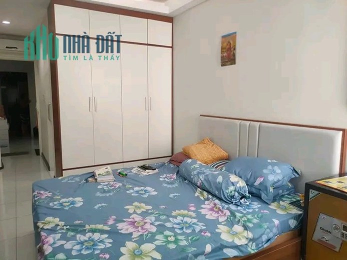 Nhà hẻm xe tải, chỉ 4.4 tỷ, tiện buôn bán kinh doanh.