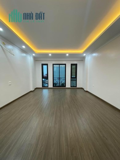 Tòa nhà 55M* 8 T - 17 Tỷ, Huỳnh Thúc Kháng - Nhà mới - Thang máy - Kinh doanh - Vỉa hè - Ô tô tránh