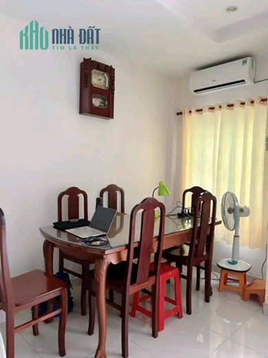 Nhà sát Phạm Văn Đồng, HXH, 3 phòng ngủ, 1 phòng ngủ trệt.