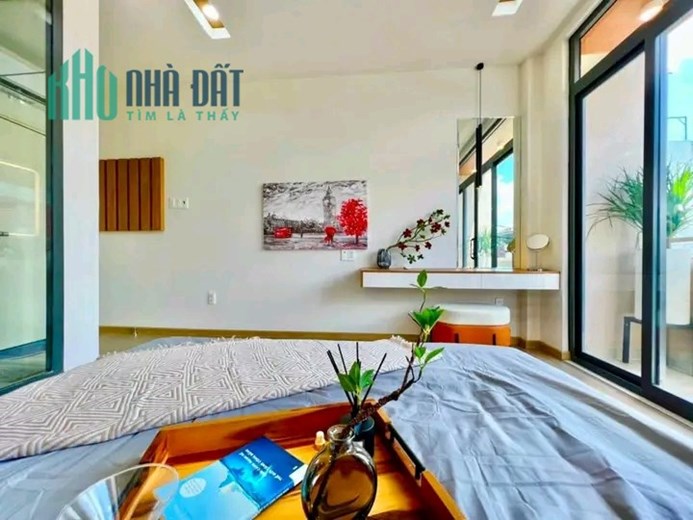 Nhà sát Phạm Văn Đồng, HXH, 3 phòng ngủ, 1 phòng ngủ trệt.