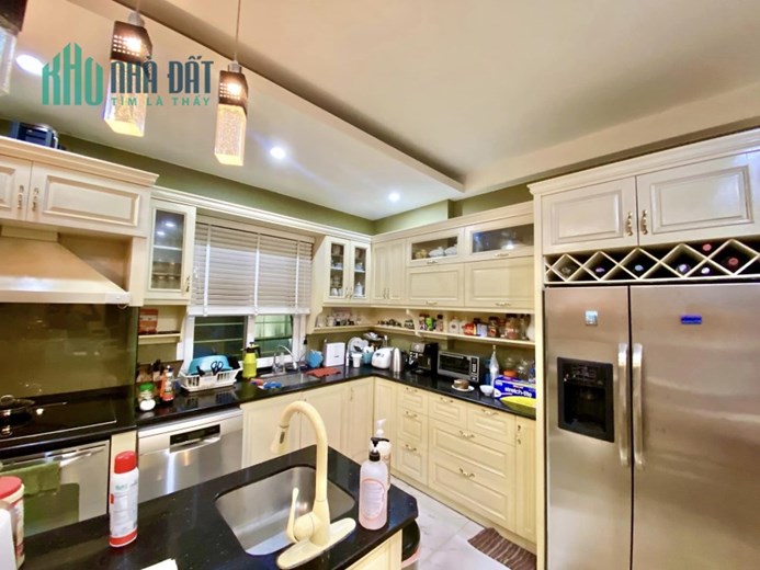 BÁN NHÀ MẶT PHỐ NGUYỄN CHÍ THANH - BA ĐÌNH. VỈA HÈ KD SẦM UẤT. DT 55M2. 5 TẦNG. GIÁ 25 TỶ