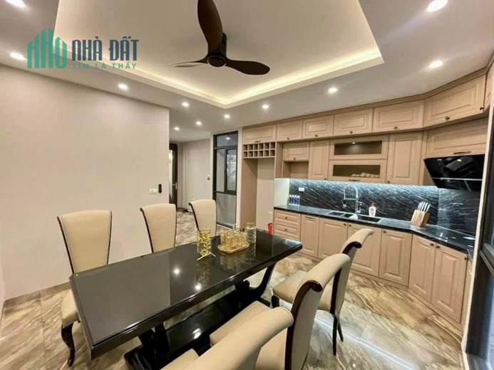 Bán Nhà phố Bồ Đề Long Biên, 6 tầng thang máy, full nội thất nhập khẩu, gara oto 7 chỗ
