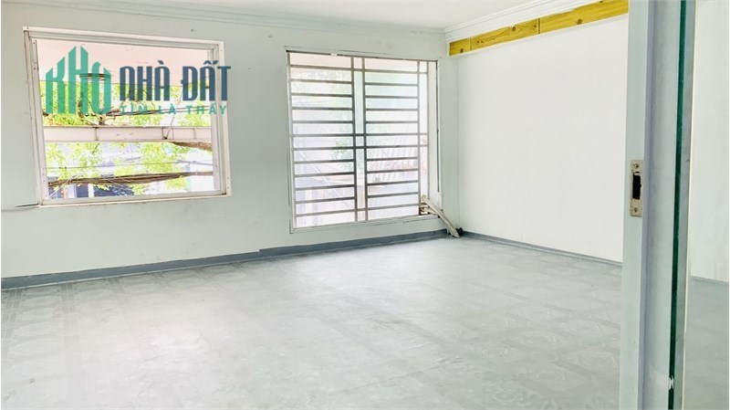 CHDV mặt tiền Lê Văn Quới, DT phòng 40m2.
