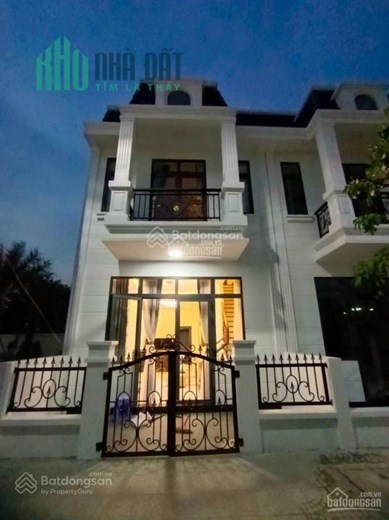 Bán nhà 1 trệt 1 lầu đường tân Phước Khánh 32 TP Tân Uyên, Bình Dương