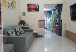 Hơn 5 tỷ có nhà 40m2x5 tầng PHÂN LÔ, Ô TÔ phố Vạn Phúc, Hà Đông