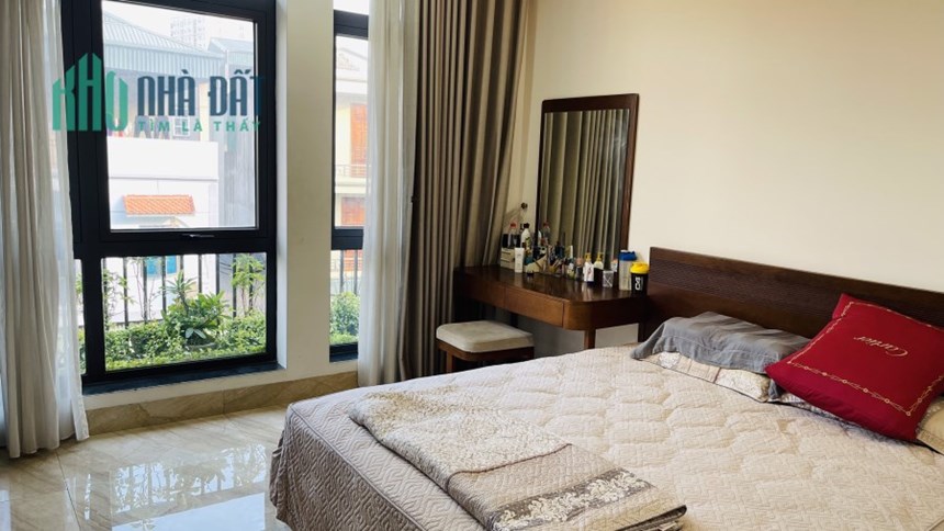 Bán nhà Thạch Bàn, ô tô tránh, full nội thất, 60 m2, 5T, chỉ 8,9 tỷ.