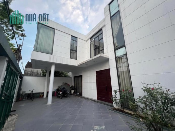 BIỆT THỰ SÂN  VƯỜN KHU VỰC MAI LÂM Ở SƯỚNG-Ô TÔ 7 CHỖ VÀO NHÀ