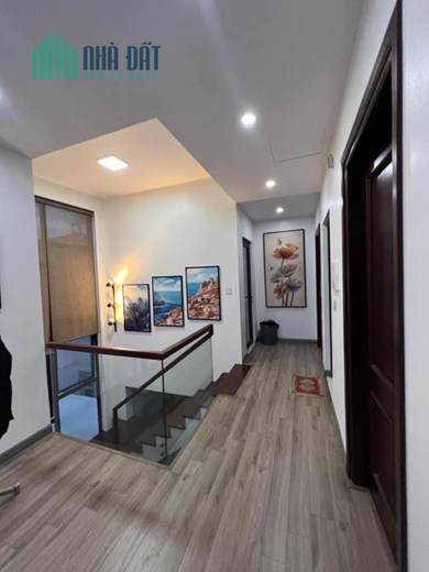 BIỆT THỰ SÂN  VƯỜN KHU VỰC MAI LÂM Ở SƯỚNG-Ô TÔ 7 CHỖ VÀO NHÀ