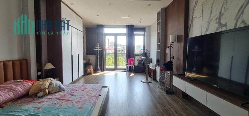 Bán nhà mặt phố Nguyễn Văn Cừ, KD, 100 m2, 6T, TM, chỉ 28 tỷ.
