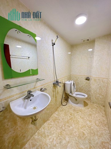 Bán gấp Nhà Phố Láng Hạ gần ÔTô 45m 5Tầng MT 4,1m  chỉ 5,5 tỷ.